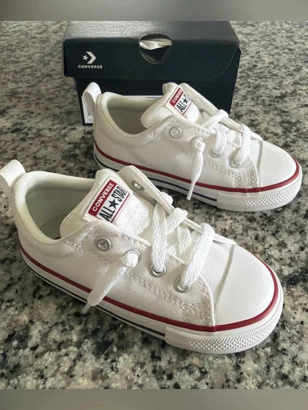 Brand New Never Worn Converse White/Garnet/Navy Shoe CTAS Street Slip